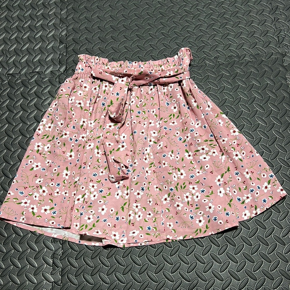 NWOT Floral Mini Skirt